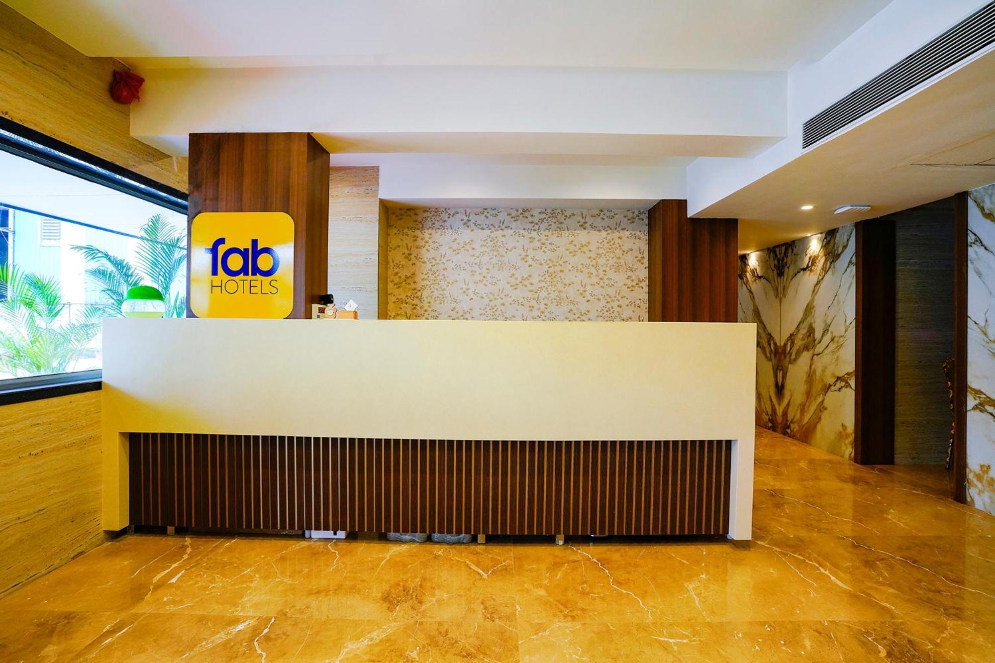 Fabhotel Shyanu & Banquet - Ttc Industrial Area, Elthan, Airoli Exterior photo